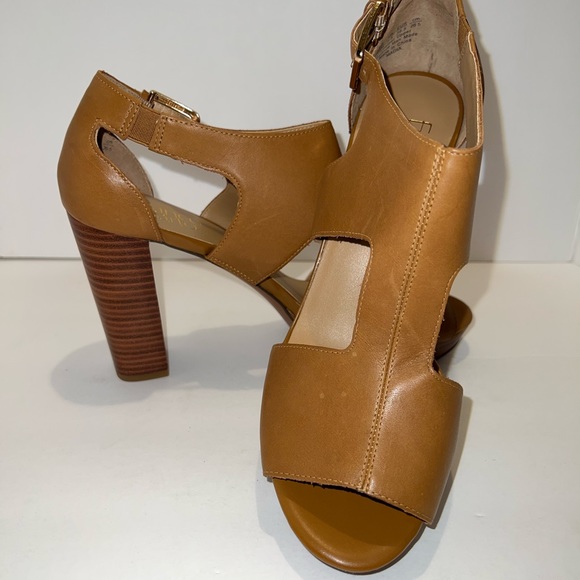 Franco Sarto t-strap heel sandal - Picture 6 of 6